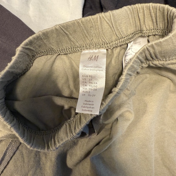 H&M Boys Shorts - Picture 4 of 7